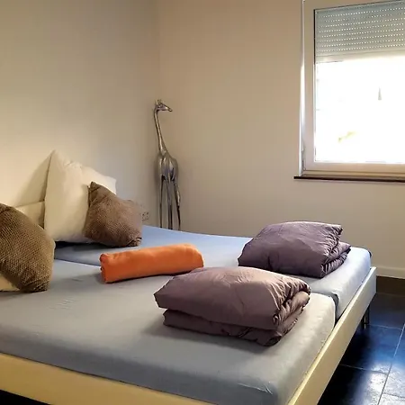 아파트 Ein Paar Schritte Zum *
