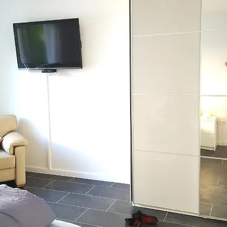 아파트 Ein Paar Schritte Zum *